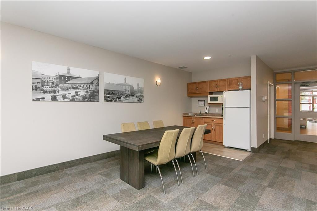 211-165 Duke Street E, Kitchener, ON - Indoor