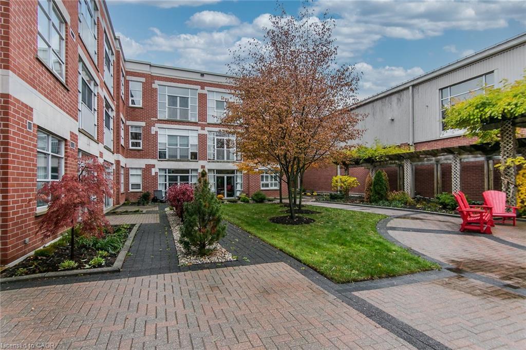 211-165 Duke Street E, Kitchener, ON - Outdoor