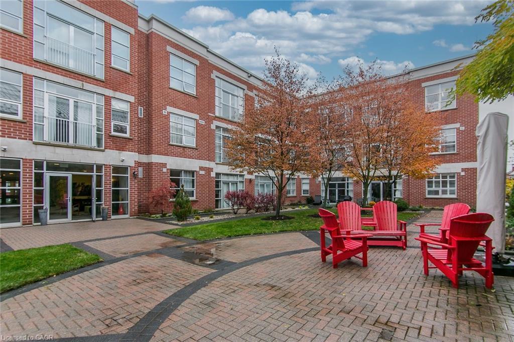 211-165 Duke Street E, Kitchener, ON - Outdoor