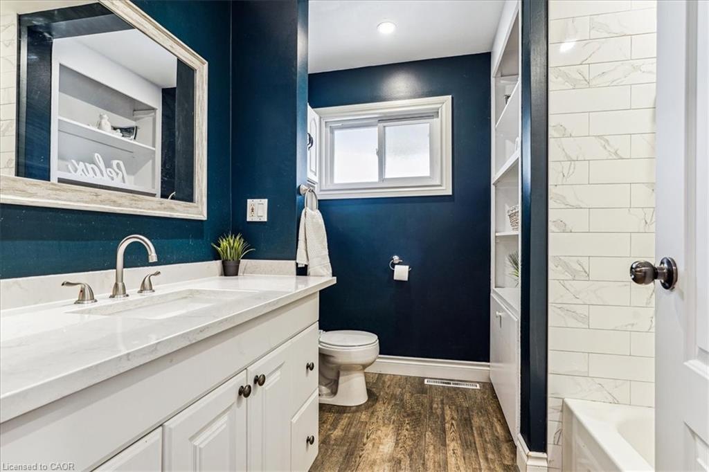 5117 Canborough Road, Wellandport, ON - Indoor Photo Showing Bathroom