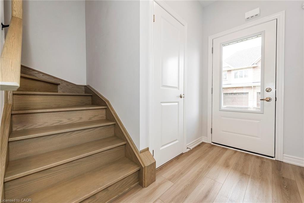 28-205 Thames Way, Hamilton, ON - Indoor Photo Showing Other Room