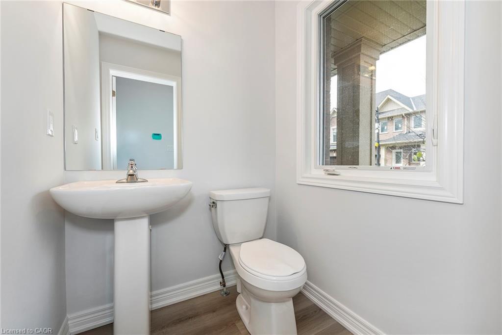 28-205 Thames Way, Hamilton, ON - Indoor Photo Showing Bathroom