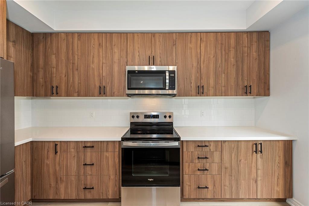 28-205 Thames Way, Hamilton, ON - Indoor Photo Showing Kitchen
