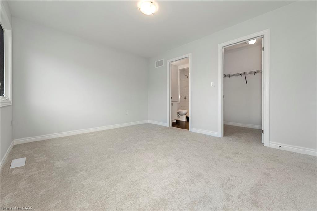28-205 Thames Way, Hamilton, ON - Indoor Photo Showing Other Room