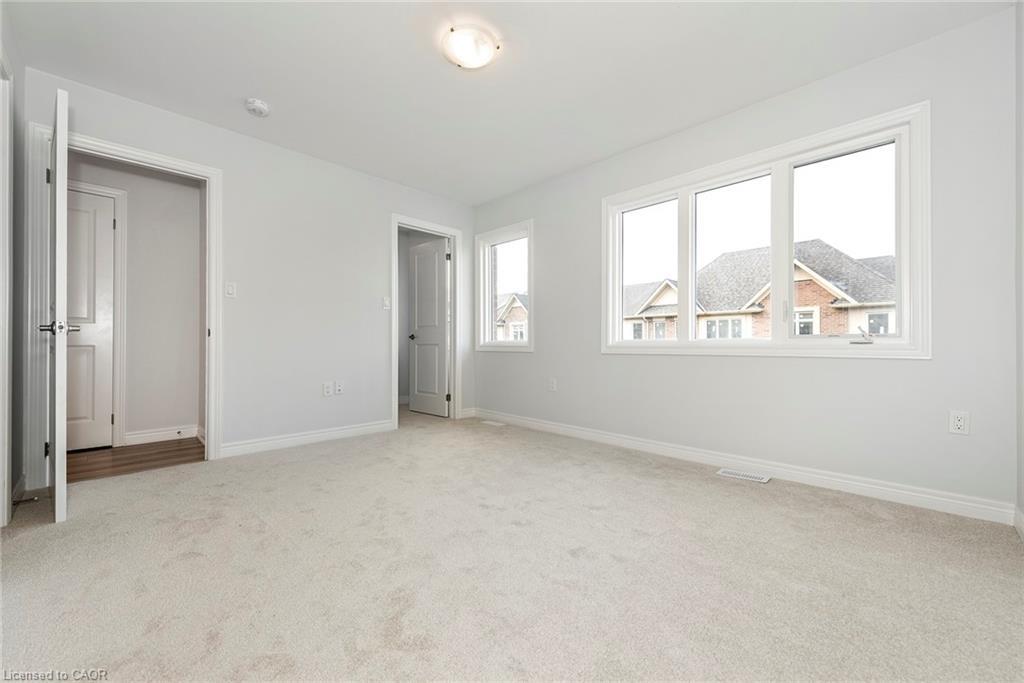 28-205 Thames Way, Hamilton, ON - Indoor Photo Showing Other Room