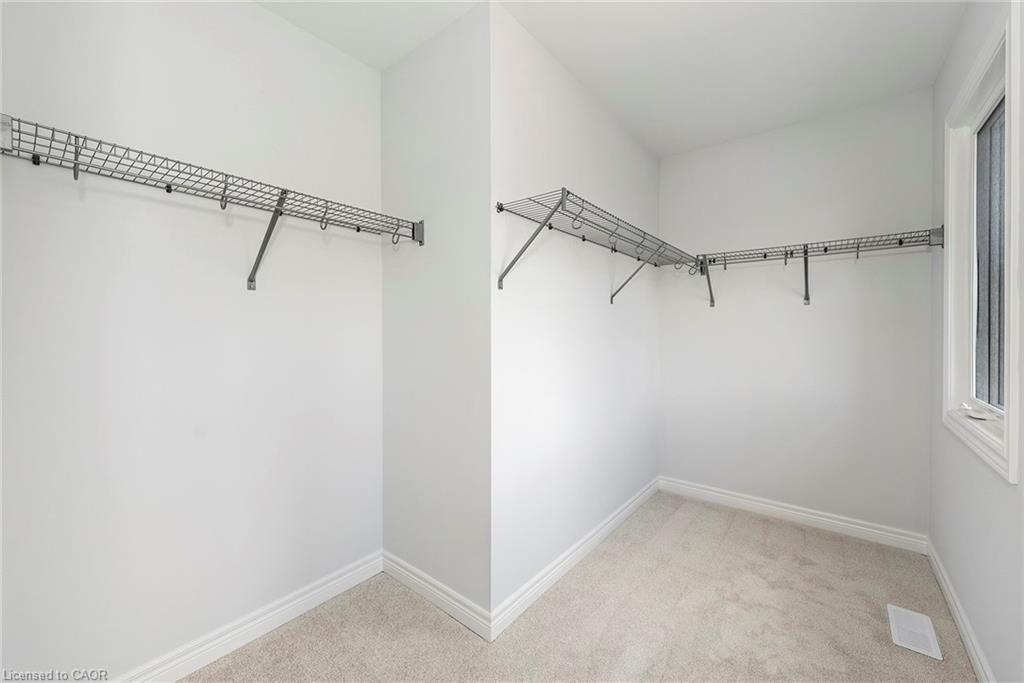 28-205 Thames Way, Hamilton, ON - Indoor With Storage