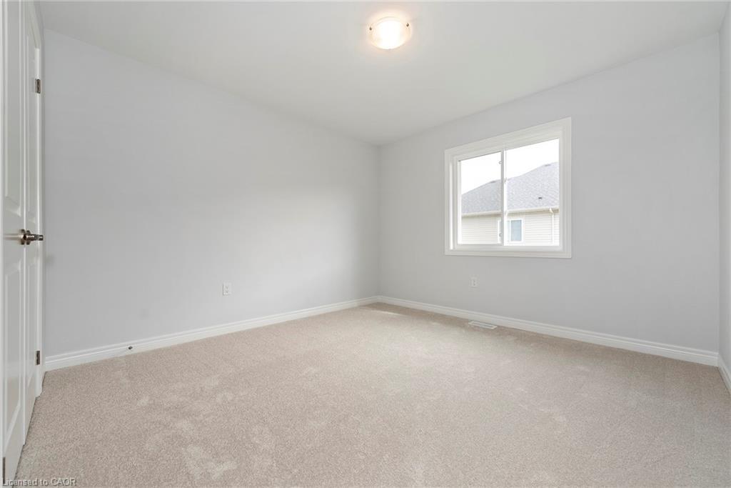 28-205 Thames Way, Hamilton, ON - Indoor Photo Showing Other Room
