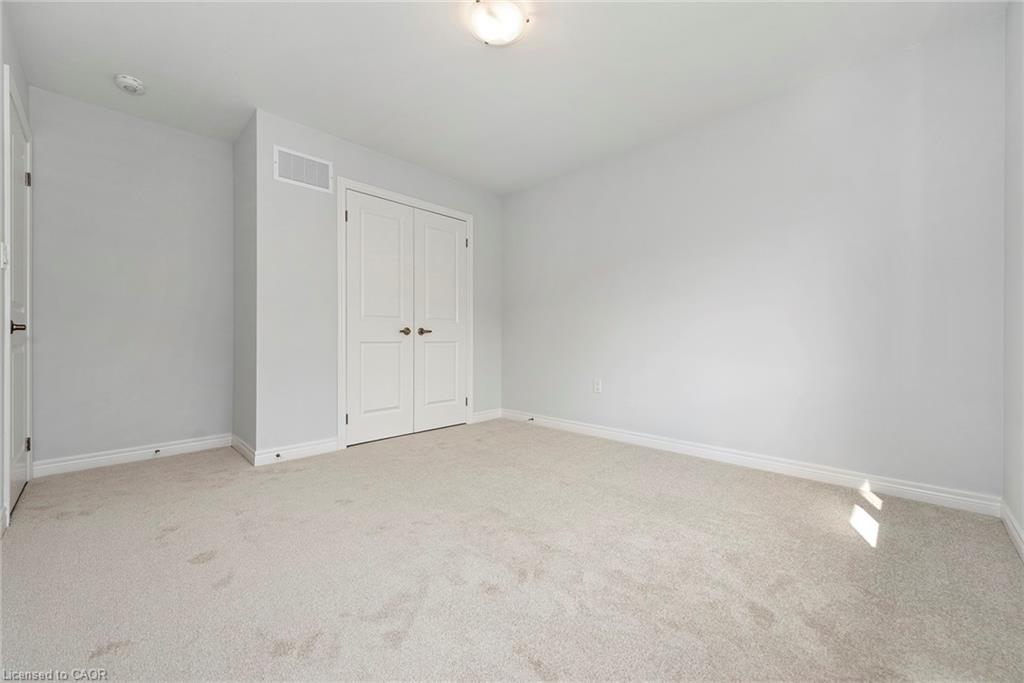 28-205 Thames Way, Hamilton, ON - Indoor Photo Showing Other Room