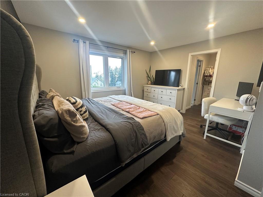 25555 Maple Beach Road, Brock, ON - Indoor Photo Showing Bedroom