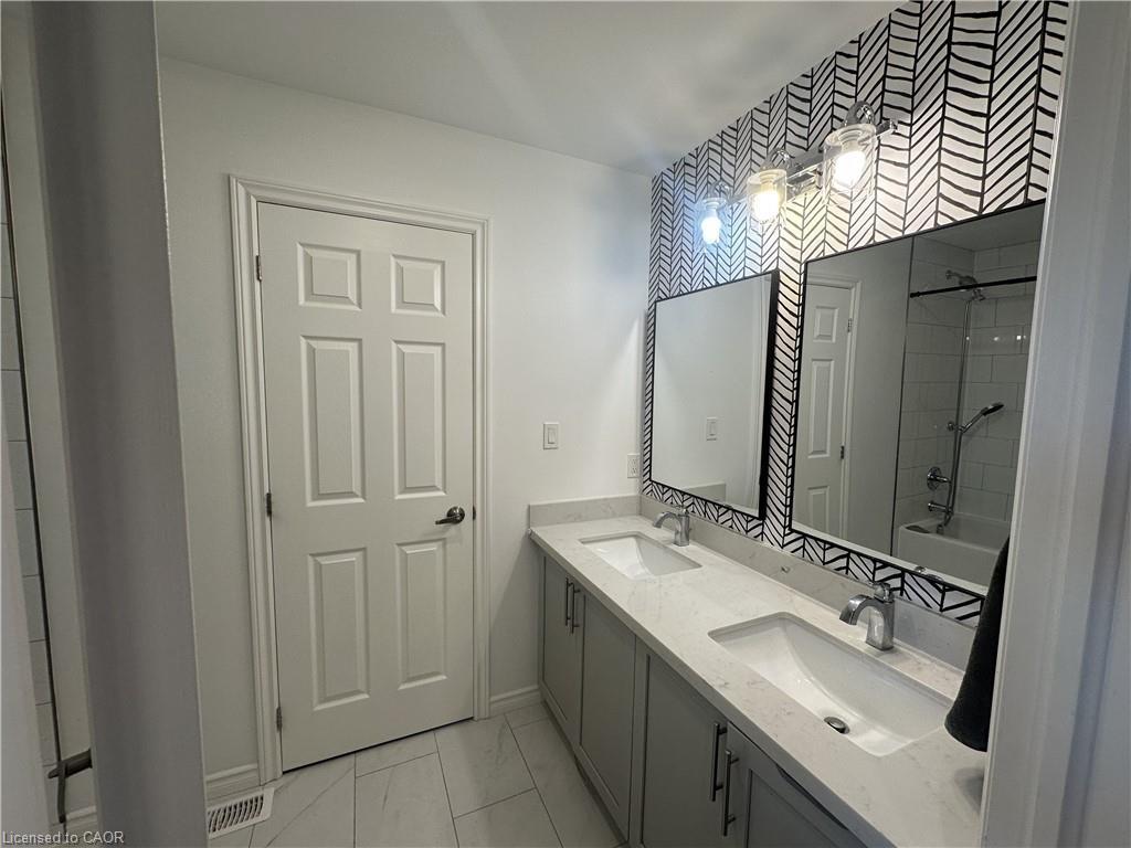 25555 Maple Beach Road, Brock, ON - Indoor Photo Showing Bathroom