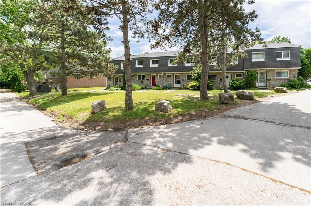 165-2050 Upper Middle Road, Burlington, ON - Outdoor