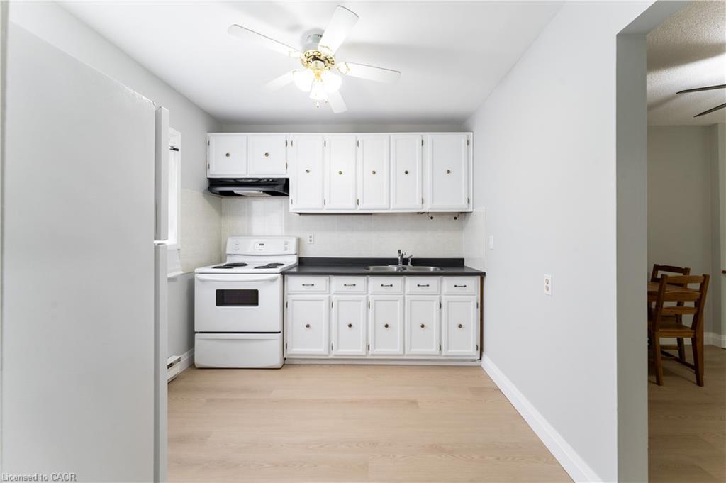 165-2050 Upper Middle Road, Burlington, ON - Indoor Photo Showing Kitchen With Double Sink