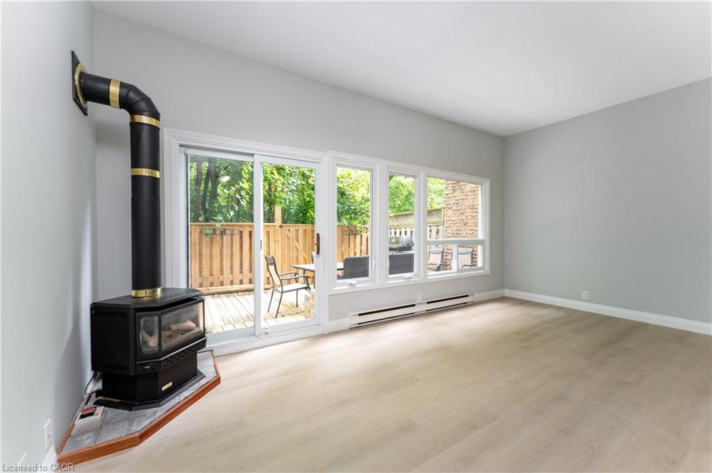 165-2050 Upper Middle Road, Burlington, ON - Indoor