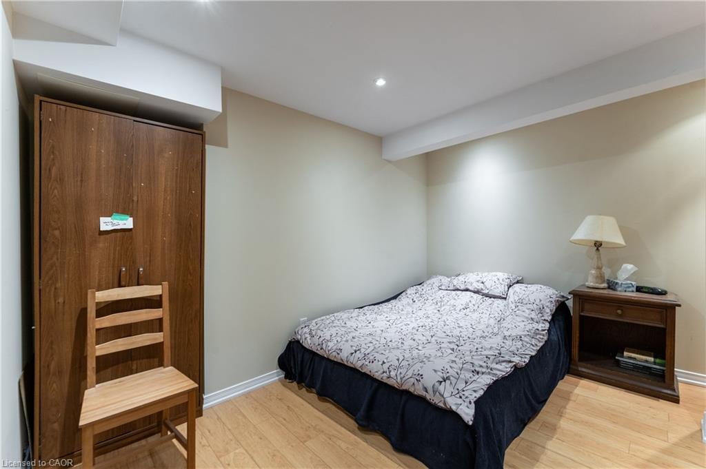 165-2050 Upper Middle Road, Burlington, ON - Indoor Photo Showing Bedroom