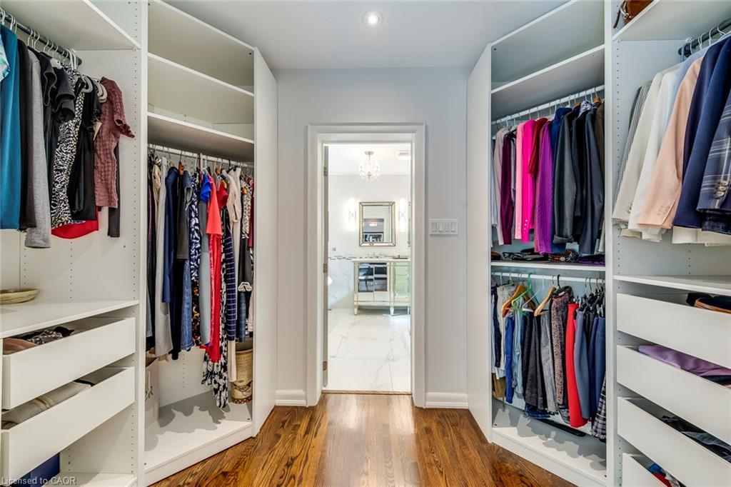 4306 Lakeshore Road, Burlington, ON - Indoor With Storage