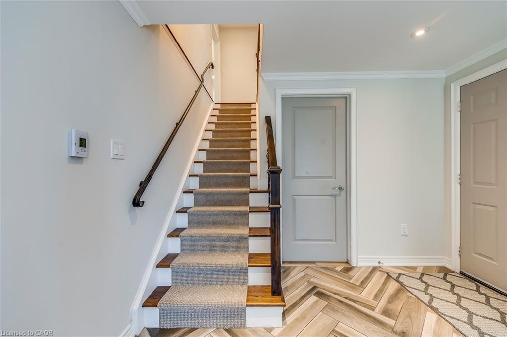 4306 Lakeshore Road, Burlington, ON - Indoor Photo Showing Other Room