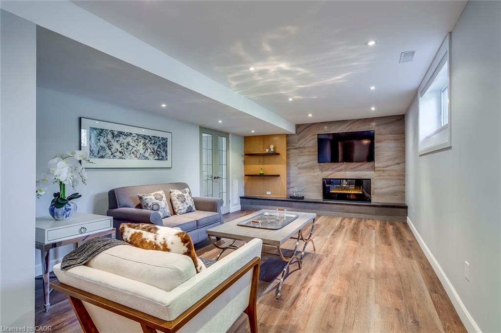 4306 Lakeshore Road, Burlington, ON - Indoor Photo Showing Living Room With Fireplace