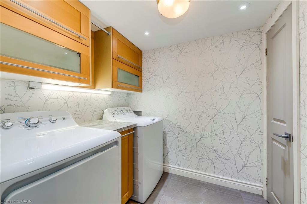 4306 Lakeshore Road, Burlington, ON - Indoor Photo Showing Laundry Room