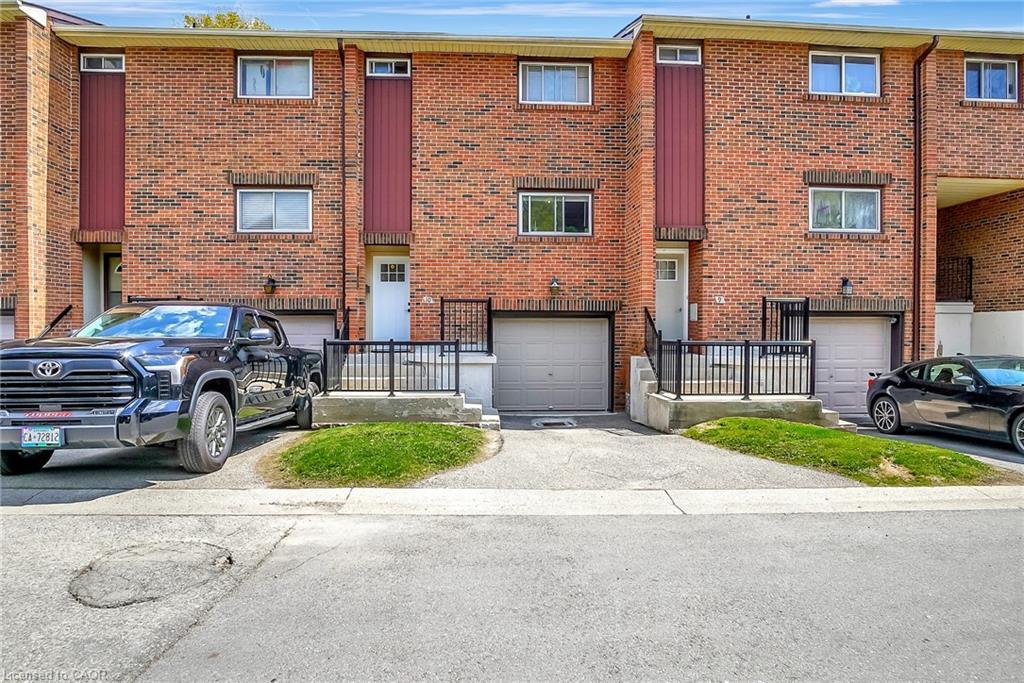 10-201 Silvercreek Parkway N, Guelph, ON - Outdoor