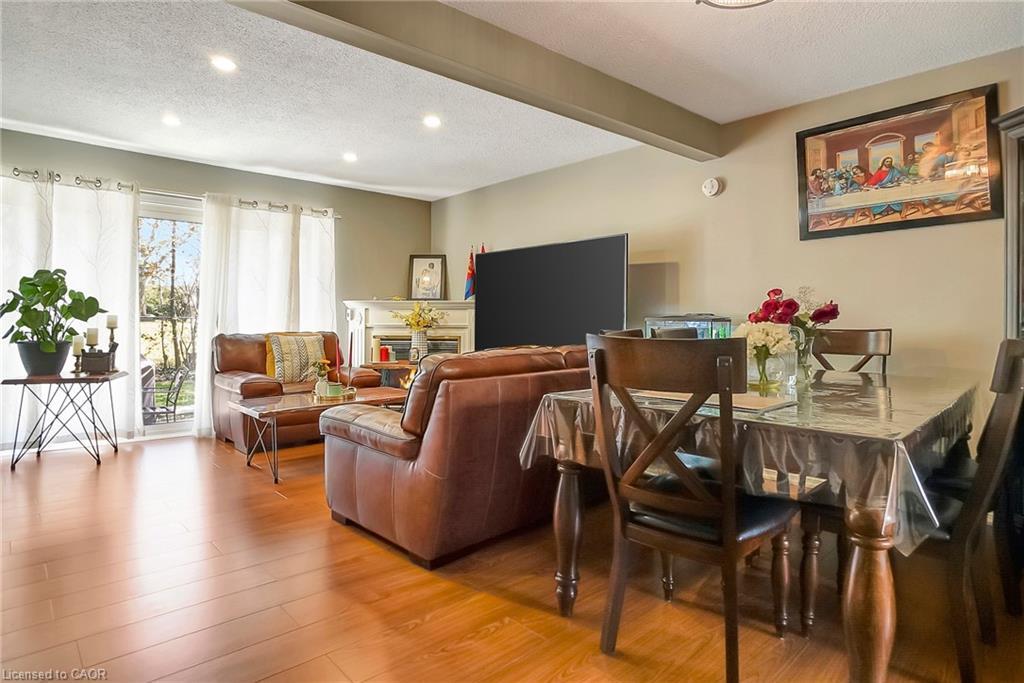 10-201 Silvercreek Parkway N, Guelph, ON - Indoor