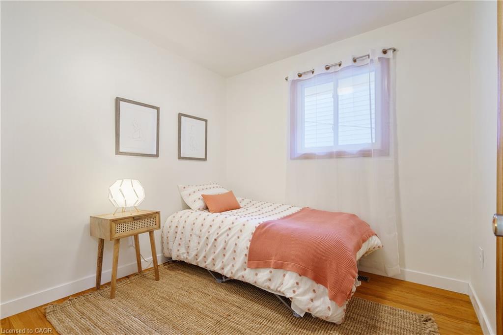 161 Homewood Avenue, Hamilton, ON - Indoor Photo Showing Bedroom