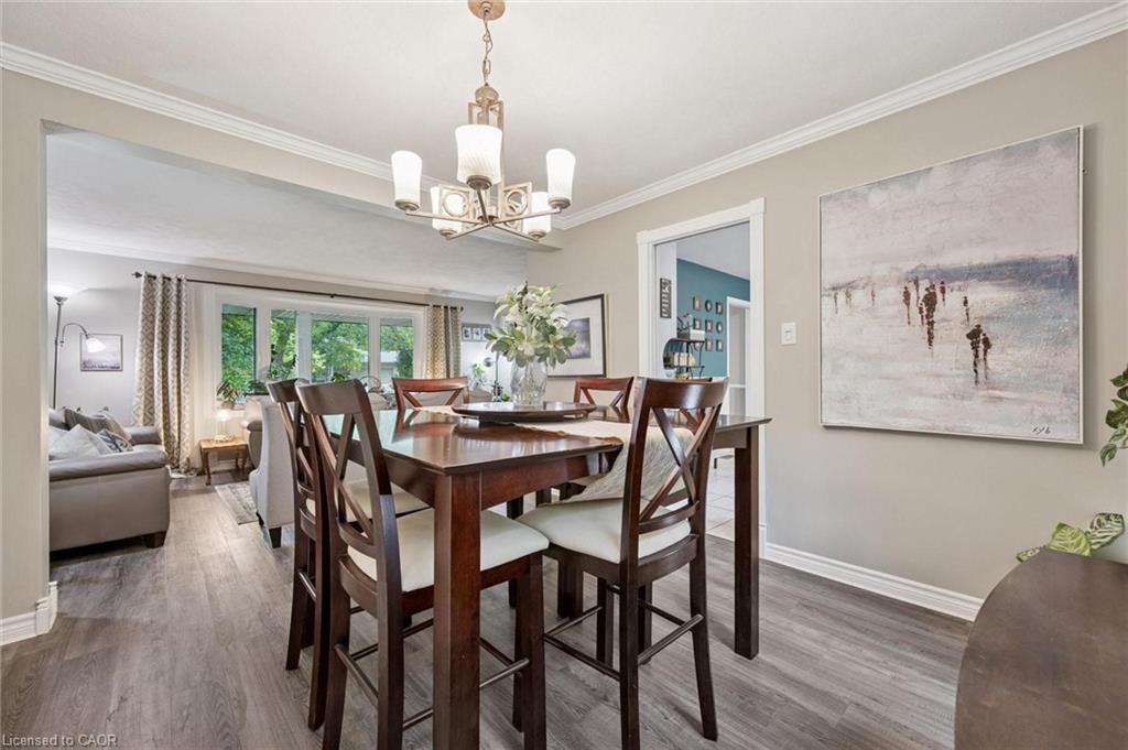 4 Berkley Place, Guelph, ON - Indoor Photo Showing Dining Room