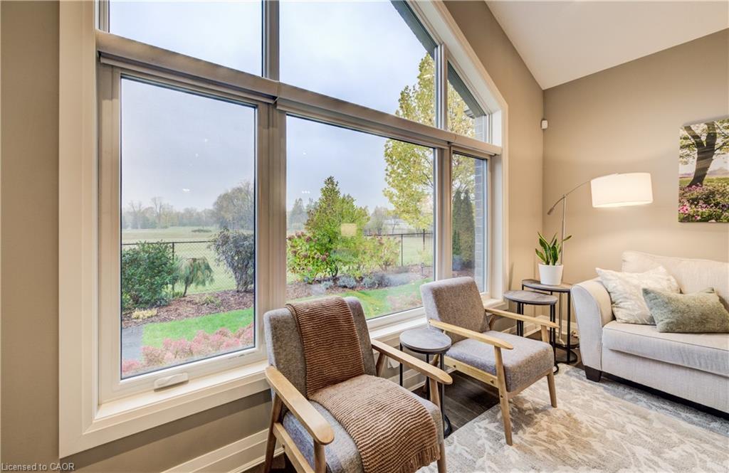 683 Forman Avenue, Stratford, ON - Indoor Photo Showing Living Room