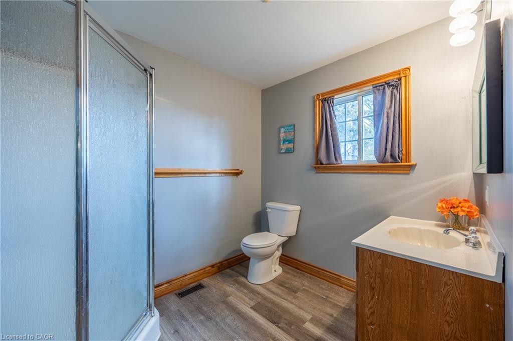 16 Chestnut Street, Port Rowan, ON - Indoor Photo Showing Bathroom