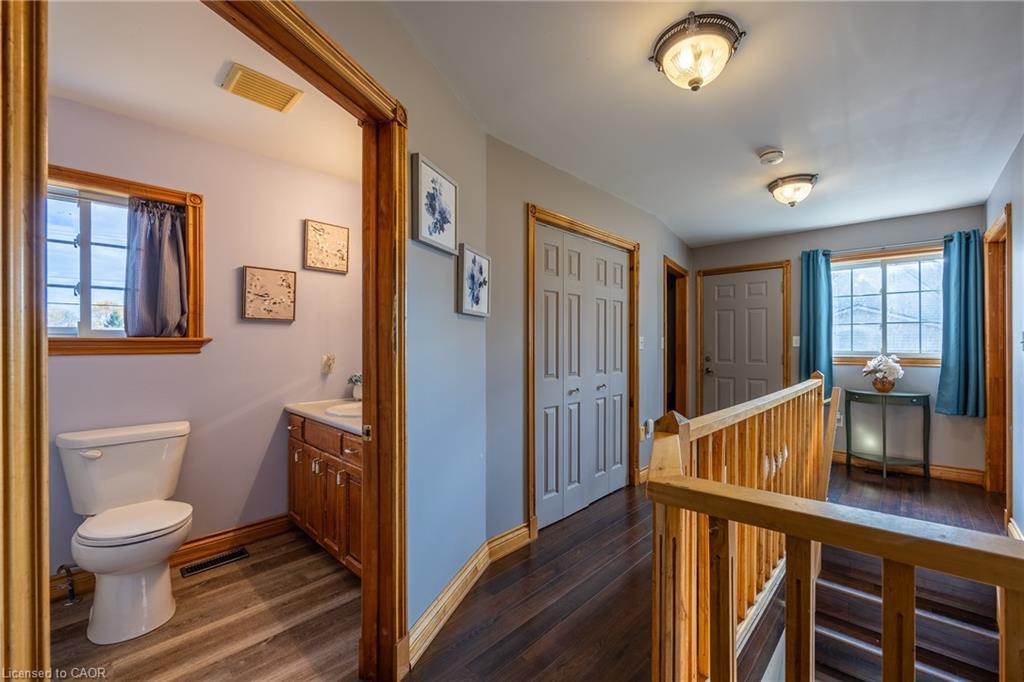 16 Chestnut Street, Port Rowan, ON - Indoor Photo Showing Bathroom