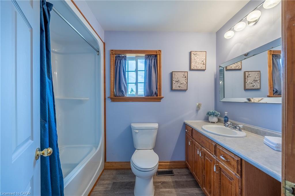 16 Chestnut Street, Port Rowan, ON - Indoor Photo Showing Bathroom