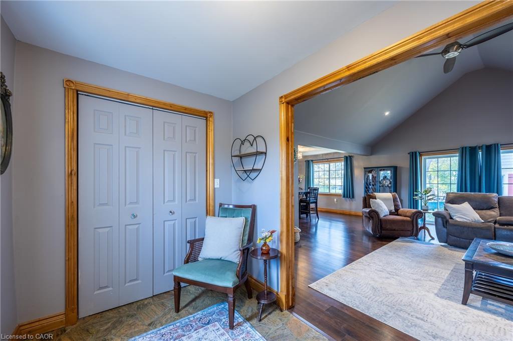 16 Chestnut Street, Port Rowan, ON - Indoor