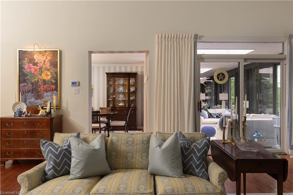 1168 Carey Road, Oakville, ON - Indoor Photo Showing Living Room