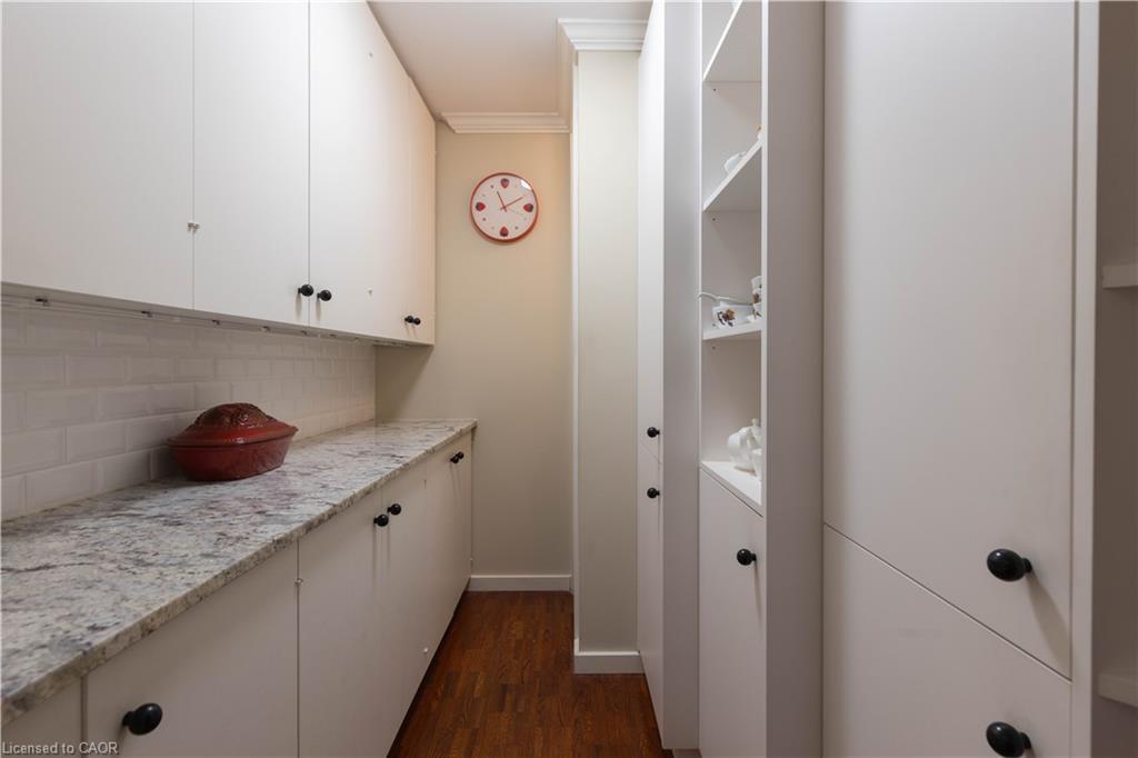 1168 Carey Road, Oakville, ON - Indoor