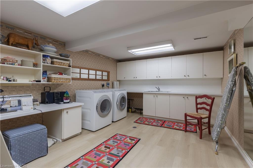 1168 Carey Road, Oakville, ON - Indoor Photo Showing Laundry Room