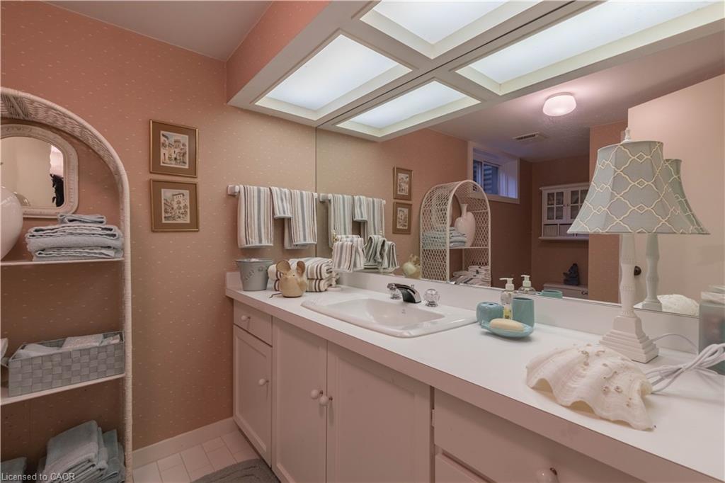 1168 Carey Road, Oakville, ON - Indoor Photo Showing Bathroom