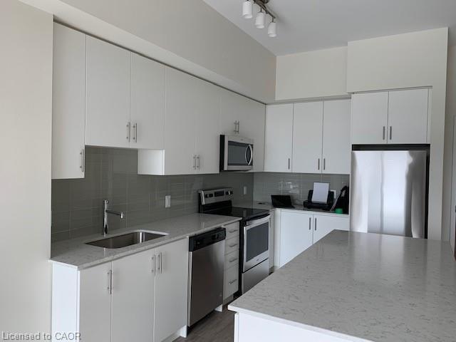 618-320 Plains Road E, Burlington, ON - Indoor Photo Showing Kitchen With Upgraded Kitchen