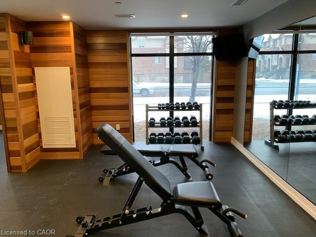 618-320 Plains Road E, Burlington, ON - Indoor Photo Showing Gym Room
