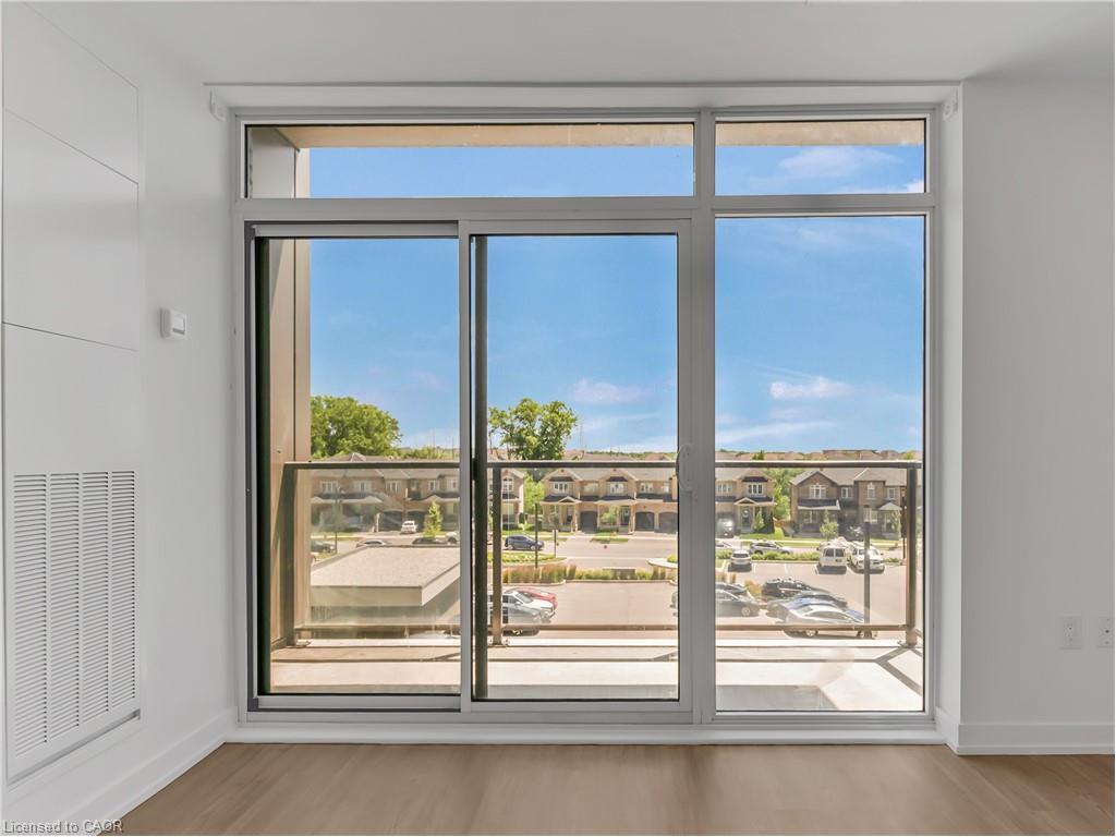 319-450 Dundas Street, Waterdown, ON - Indoor Photo Showing Other Room