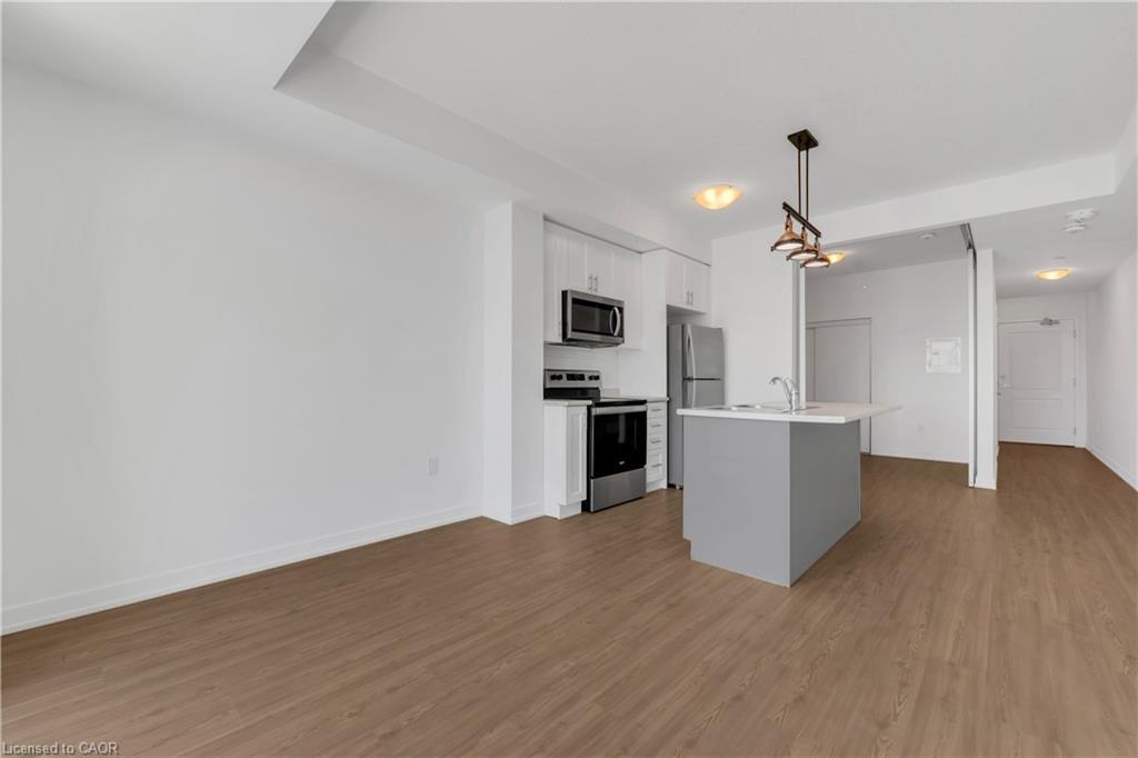 319-450 Dundas Street, Waterdown, ON - Indoor Photo Showing Kitchen