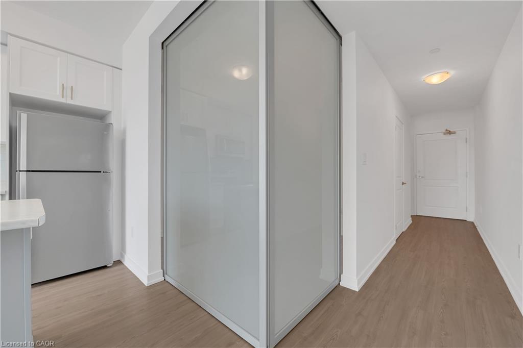 319-450 Dundas Street, Waterdown, ON - Indoor Photo Showing Other Room