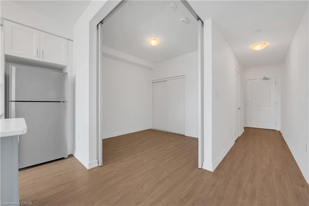 319-450 Dundas Street, Waterdown, ON - Indoor Photo Showing Other Room