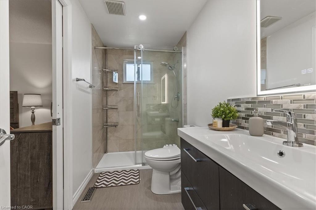 157 Pinedale Drive, Kitchener, ON - Indoor Photo Showing Bathroom