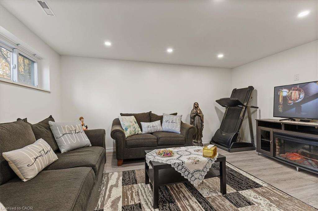 157 Pinedale Drive, Kitchener, ON - Indoor Photo Showing Other Room