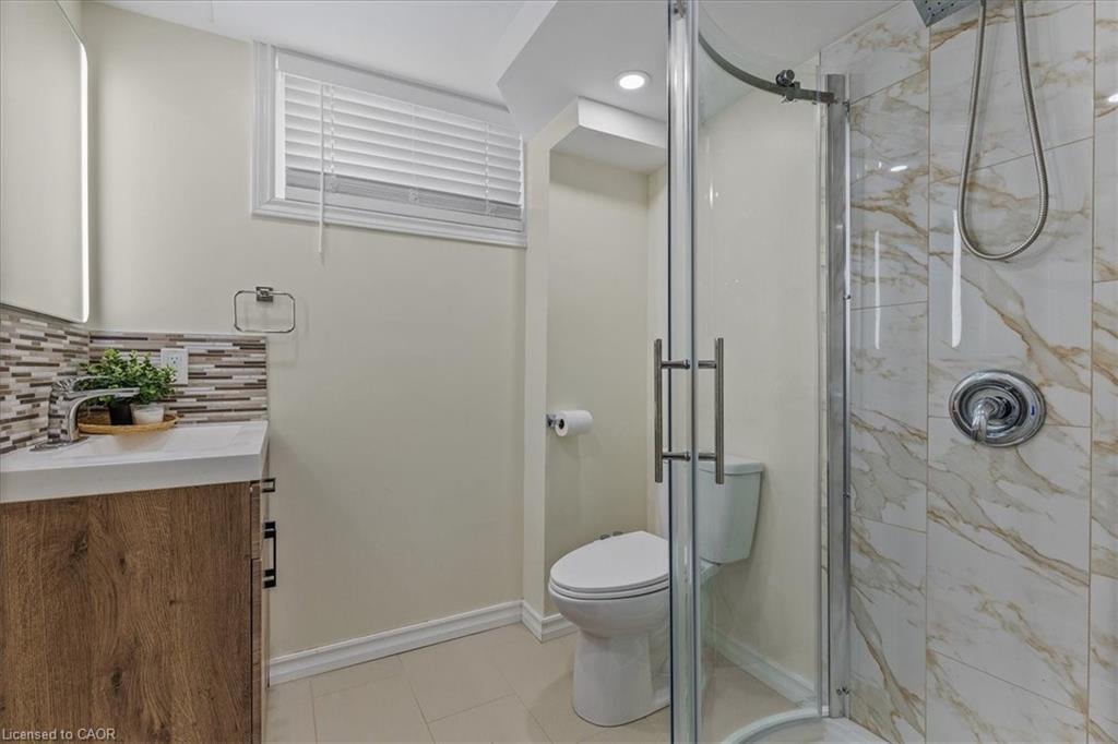 157 Pinedale Drive, Kitchener, ON - Indoor Photo Showing Bathroom