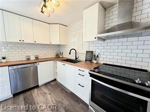 995 Elgin Street N, Cambridge, ON - Indoor Photo Showing Kitchen