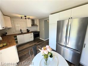 995 Elgin Street N, Cambridge, ON - Indoor Photo Showing Other Room