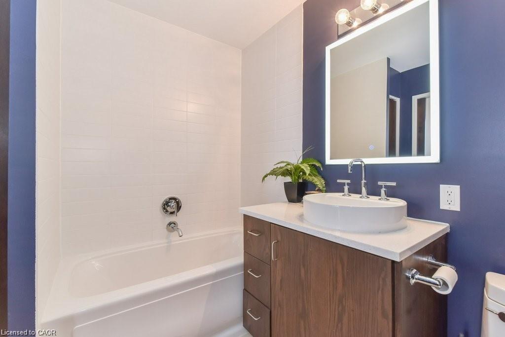 307-191 King Street S, Waterloo, ON - Indoor Photo Showing Bathroom