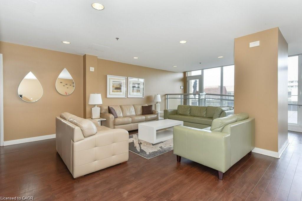 307-191 King Street S, Waterloo, ON - Indoor Photo Showing Living Room