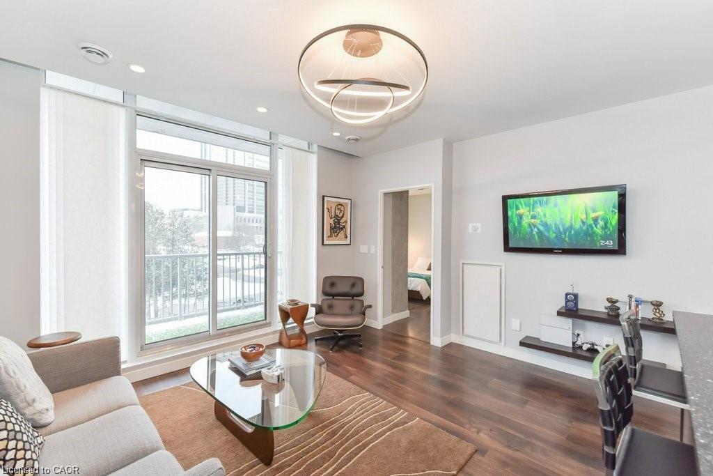307-191 King Street S, Waterloo, ON - Indoor Photo Showing Living Room