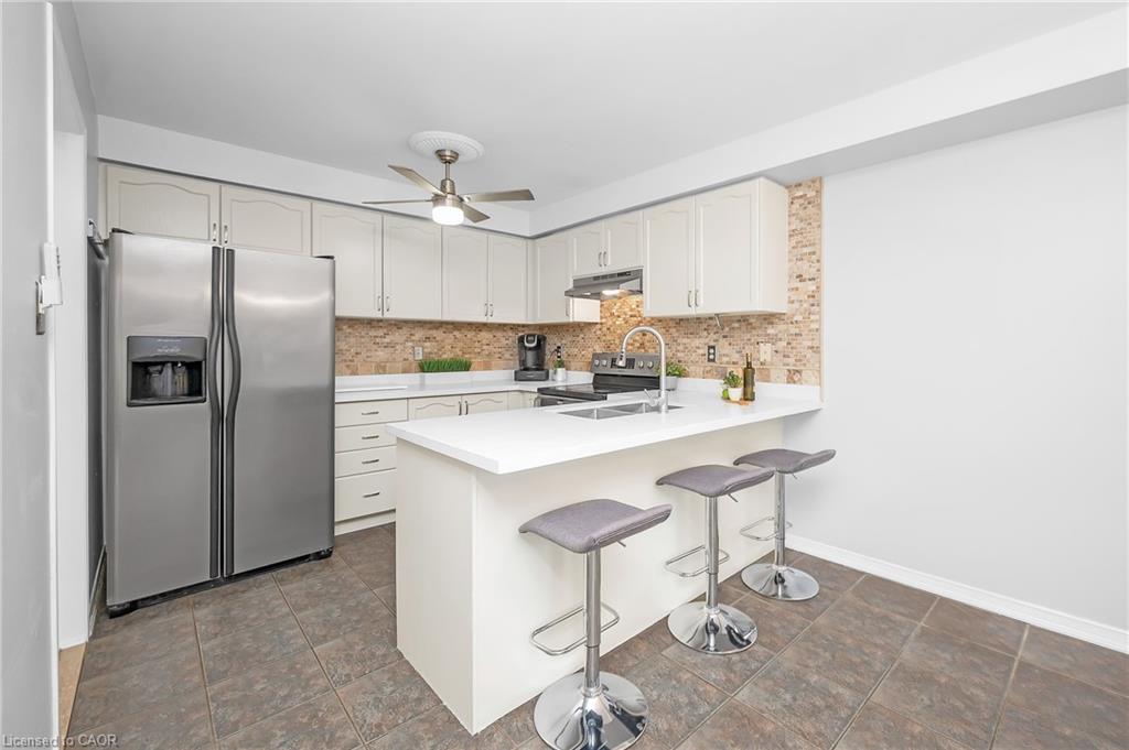 248 Hawkview Boulevard, Vaughan, ON - Indoor Photo Showing Kitchen